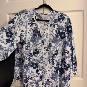 Liz Claiborne v neck peplum blouse
